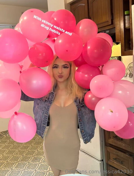 ぽっちゃりティーンオンリーファンズ えろ 画像