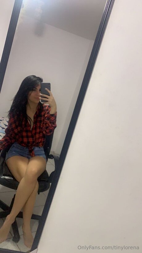 Tinylorena 美しいモデル 写真