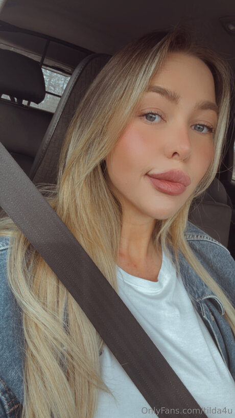 Tilda4u ポルノモデル 写真