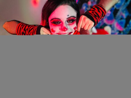 Only Found Clown ポルノスター 裸 写真