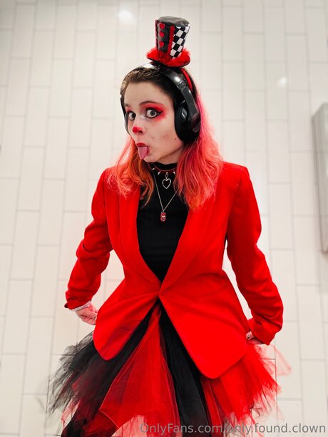 Only Found Clown 美しいモデル ギャラリー