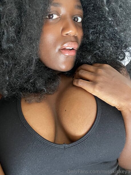 Hypnotik Kiskeya セクシー女優 ギャラリー