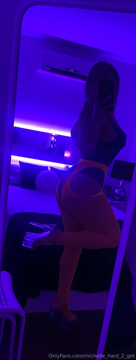 大きな黒い猫オンリーファンズ セクシーヌード 画像