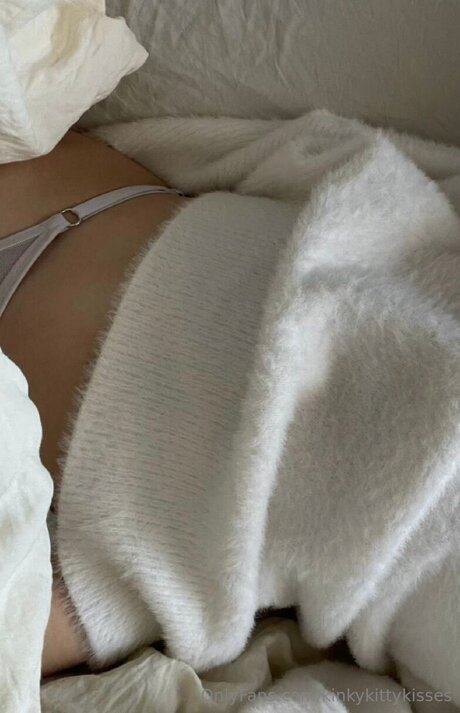 Kinkykittykisses 裸モデル 写真