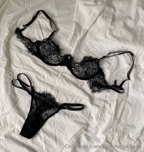 Kinkykittykisses ポルノスター セックス 写真