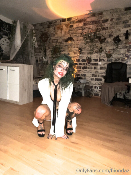 Biondaz ヌードモデル アーカイブ