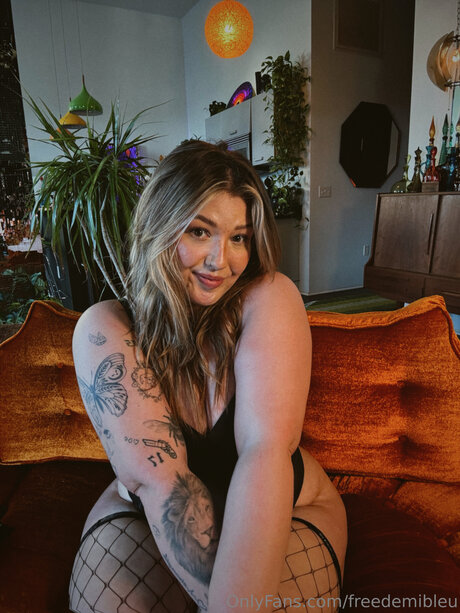 Freedemibleu エロティックモデル 写真