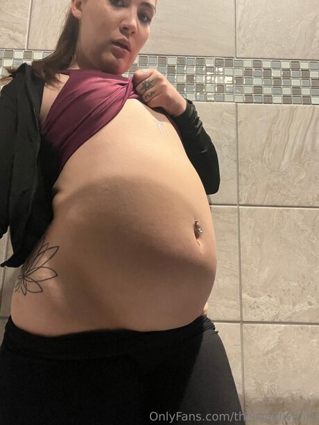 Therealdivinity xxx女優 写真