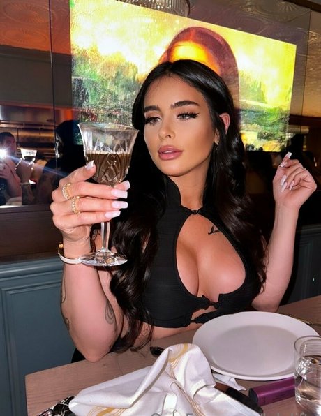 lalalifts エロティックなスター 写真