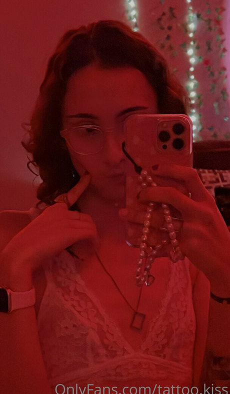 tattoo kiss 素敵なモデル 写真