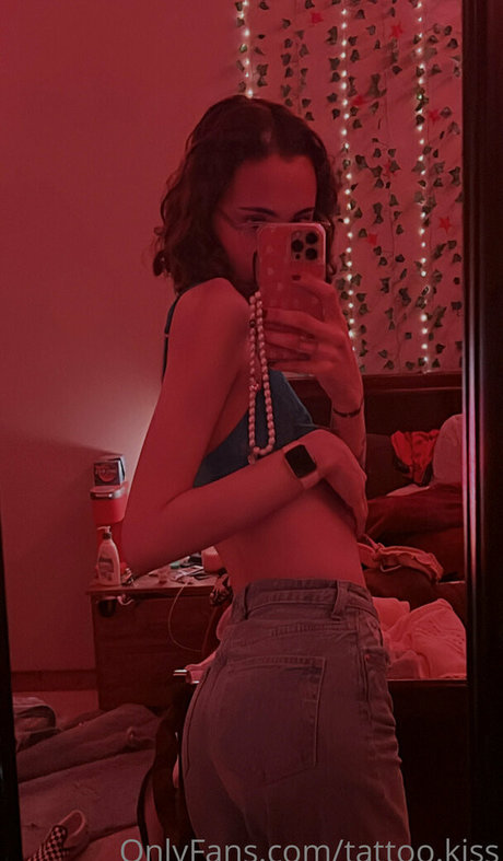 tattoo kiss トップポルノスター 画像