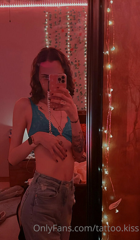 tattoo kiss xxxポルノスター 画像