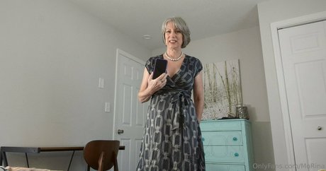 セクシーなブルネットのオンリーファンズ 無料エロ 写真