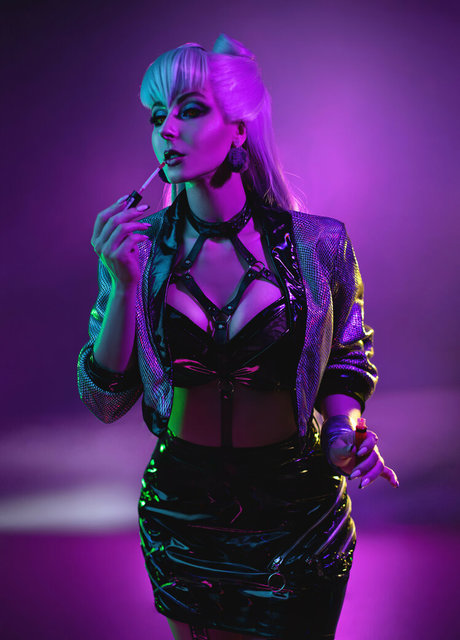 セクシーなブルネットのオンリーファンズ 無料ヌード 写真