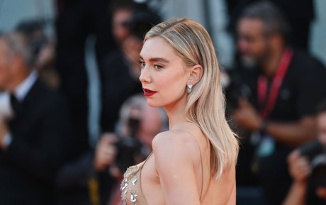 Vanessa Kirby アートポルノスター 画像