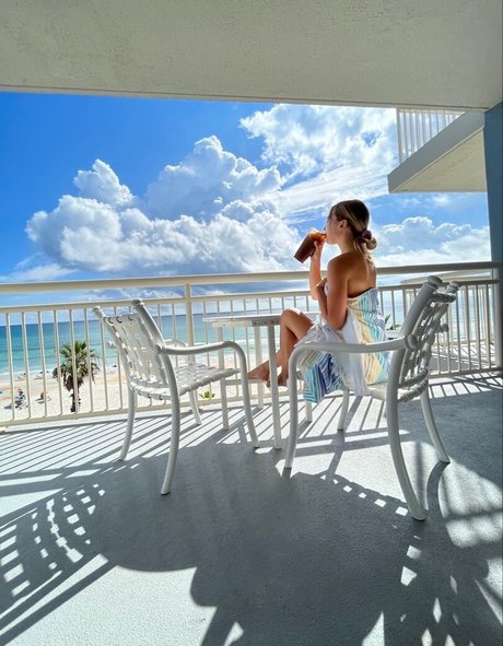 アラブ人妻オンリーファンズ 美しいヌード 画像