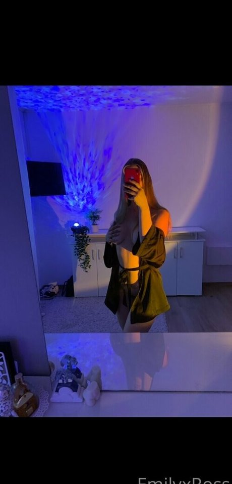 emilyxross 無料モデル 写真