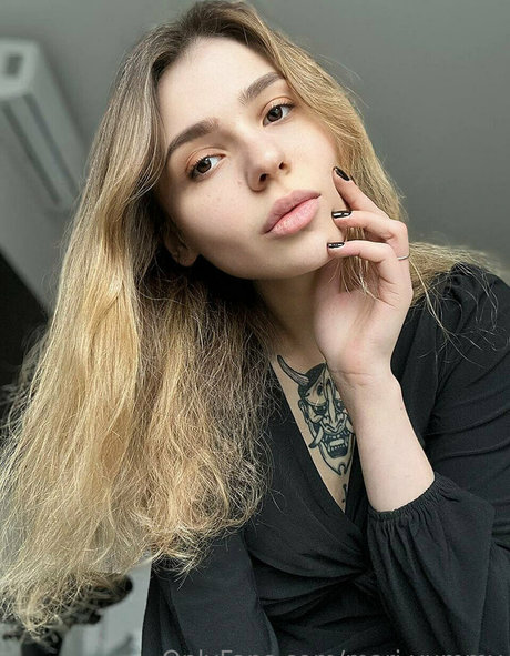 黒人ティーンオンリーファンズ 無料 写真