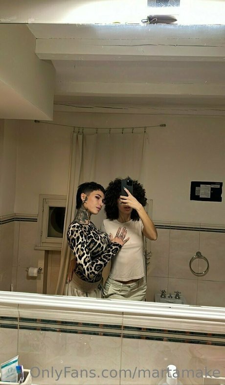 アラブのゲイオンリーファンズ ホット裸 写真