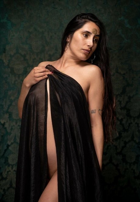 ladyjuicybrunette ポルノスター 写真