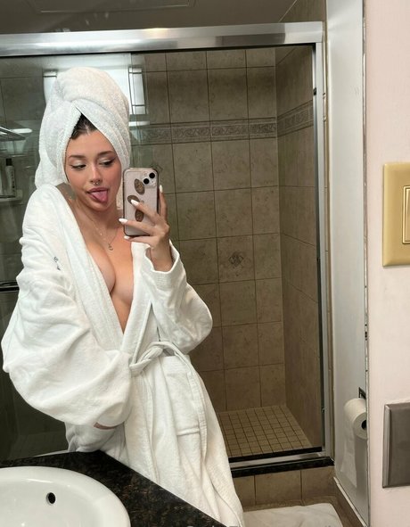 Itsellexo セックスモデル 写真