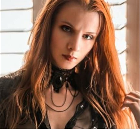 ぽっちゃりブロンドのオンリーファンズ エロ 写真