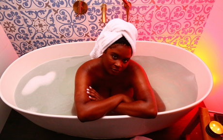 曲線美のランジェリーオンリーファンズ 無料裸 アーカイブ