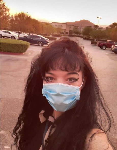 ティックトックスター オンリーファンズ 無料裸 写真