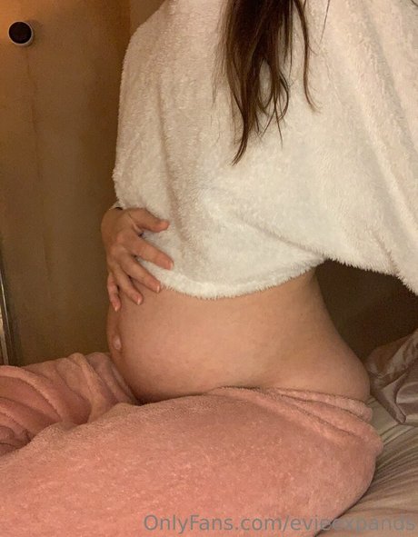 evieexpands ポルノモデル 画像