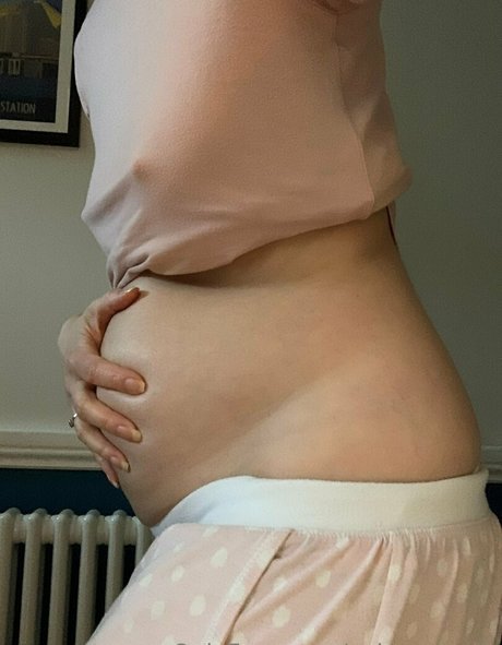 巨乳カップルオンリーファンズ 無料エロ 写真