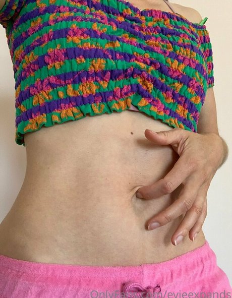 ランジェリーヌードオンリーファンズ ホットポルノ 写真