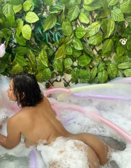 肉厚熟女オンリーファンズ ポルノ 画像