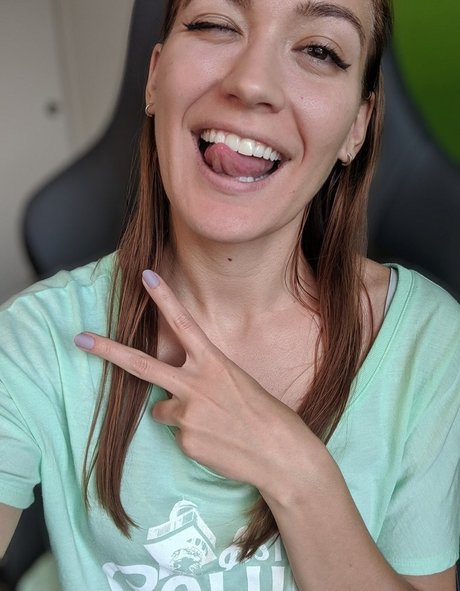 巨乳オナニーオンリーファンズ ポルノグラフィック 写真