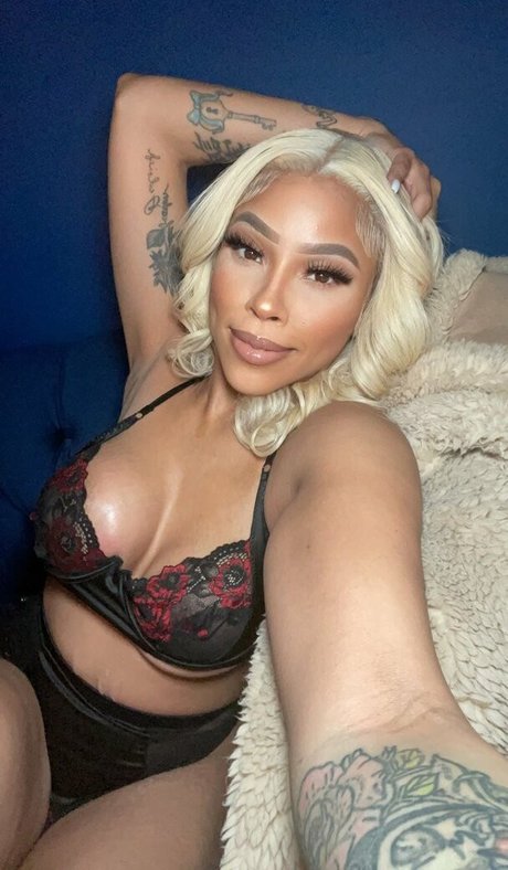 kayyykittyXXX ポルノモデル 写真