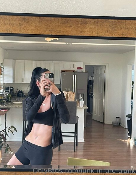 レズビアンマッサージオンリーファンズ アートポルノ 写真