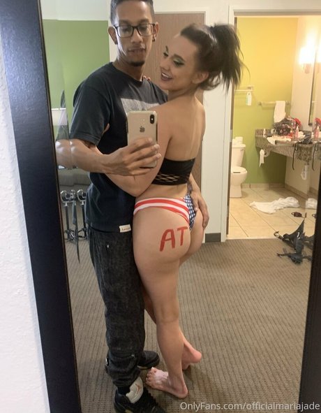 妊娠中のオンリーファンズ ホット 画像