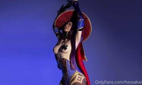 Hessakai 裸のポルノスター 画像