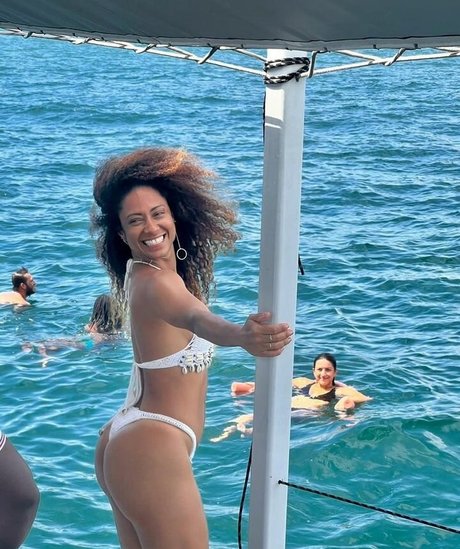 Cinnara Leal スター xxx 写真