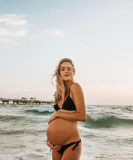 asmr ジンジャー オンリーファンズ ポルノグラフィック 画像