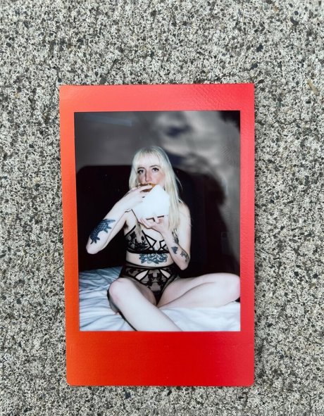 caroliiiiine 独占ポルノスター 写真