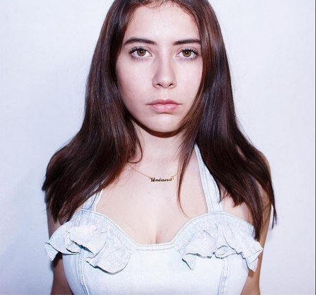 大きなプッシー唇オンリーファンズ アート裸 写真