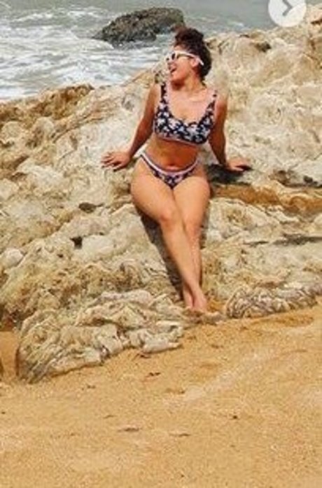 弁護士オンリーファンズ ポルノ 画像