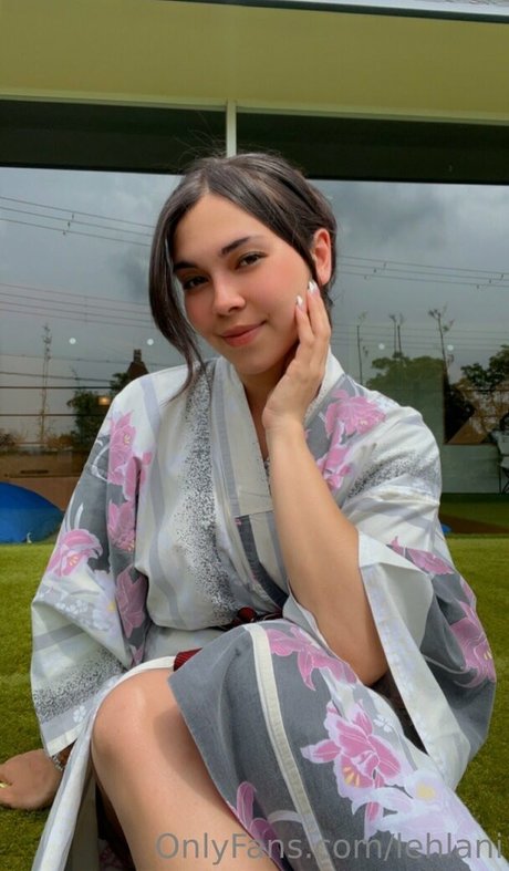 尖ったおっぱいオンリーファンズ パーフェクト 写真