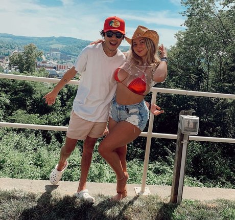 毛深いアジア人オンリーファンズ アダルト無料 画像