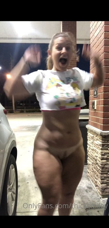 smiley thickness ポルノスター 写真