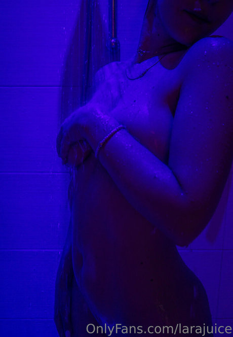 larajuice ヌードモデル 写真