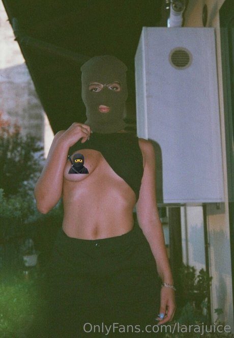 larajuice 美しいモデル 画像