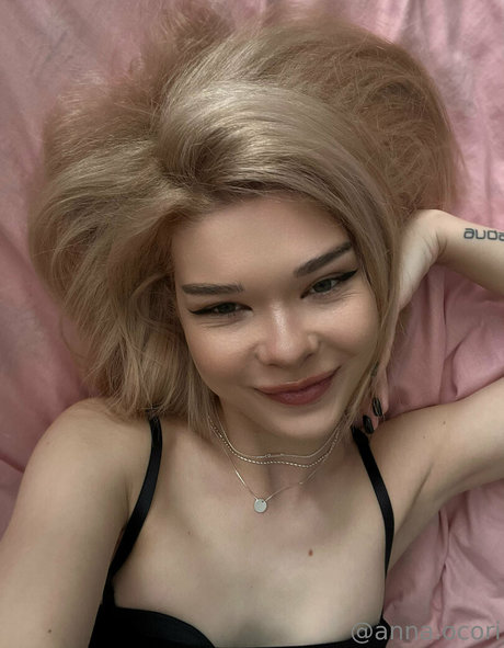 anna ocori アダルトスター 画像