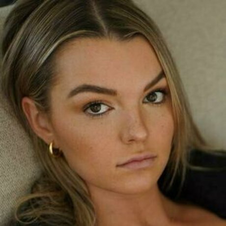 livroyalty ヌードのポルノスター 写真