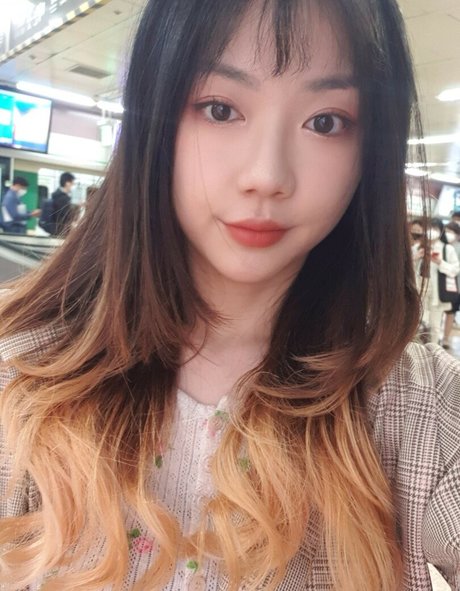 Bubbly live トップポルノスター 写真